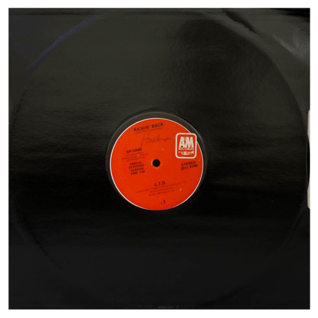 L.T.D. - KICKIN BACK | 12" MAXI SINGLE USADO