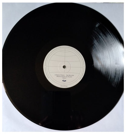 ARMIN VAN BUUREN - A STATE OF TRANCE YEAR MIX 2024 (3LP) | VINILO