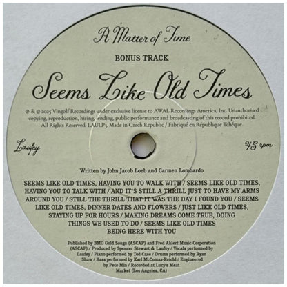 LAUFEY - A MATTER OF TIME (INDIE EXCLUSIVE AUTUMN EDITION) (ROUGE VINYL)(WITH BONUS 7" VINYL) (PHOTO CARD) | VINILO